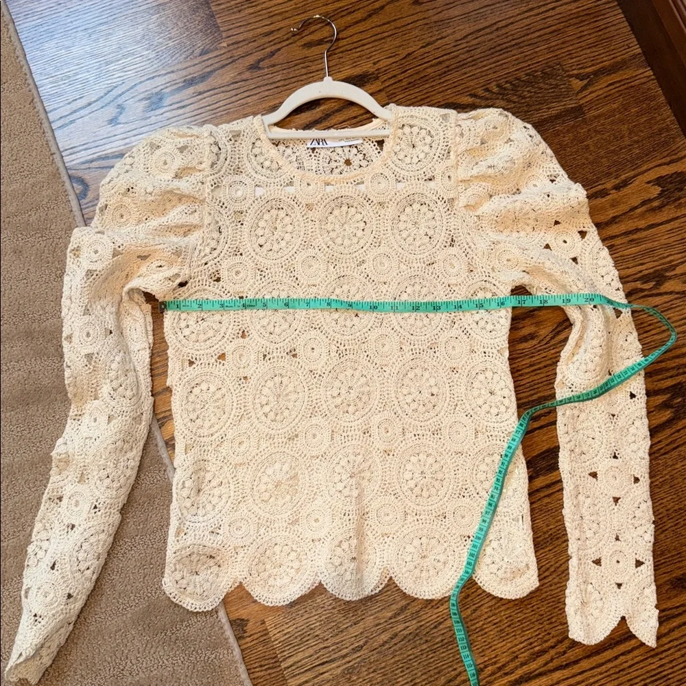 Zara Crochet Knit‎ Puff Sleeve Scalloped Sweater Blouse